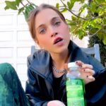 Anne Winters Instagram - Independent woman 🤟🏼💚