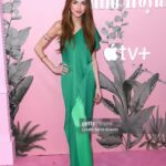 Anne Winters Instagram – Not me basically walking hand in hand with my comedy idol Kristen Wiig last nite #thepalmroyale premiere 🌴👯‍♀️😂 

oh and can we PLS make every “red” carpet PINK pls 🩷🙏🏼 K THX BYE 💋💋