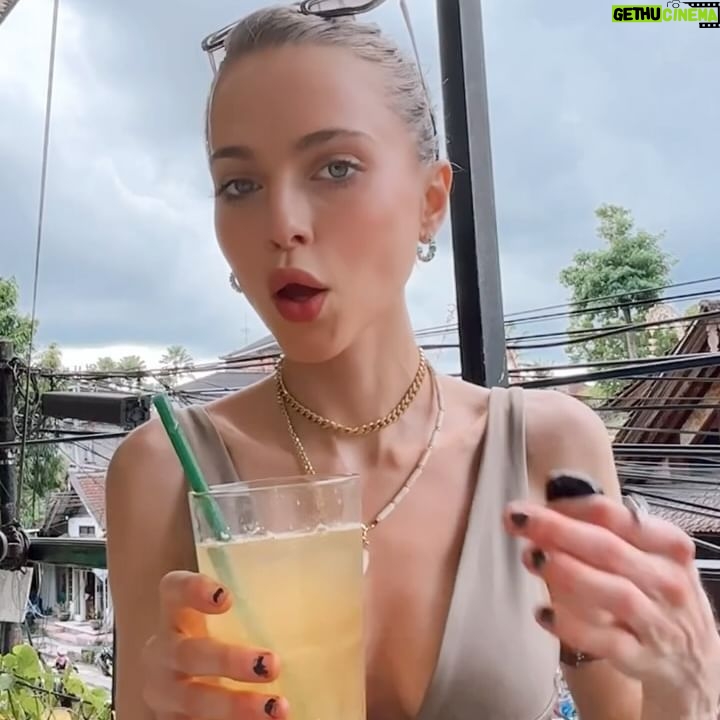 Anne Winters Instagram - Walking is always the best way to see a city!!! never took a taxi π I found the cutest lil local spots/met some super interesting people/AND drank every juice in site along the way. ππΌπ€π±βΊοΈ namaste