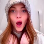 Anne Winters Instagram – a day on da plane ✈️ how can YALL make the best of ur day today? 🌍🙏🏼🤍☺️
