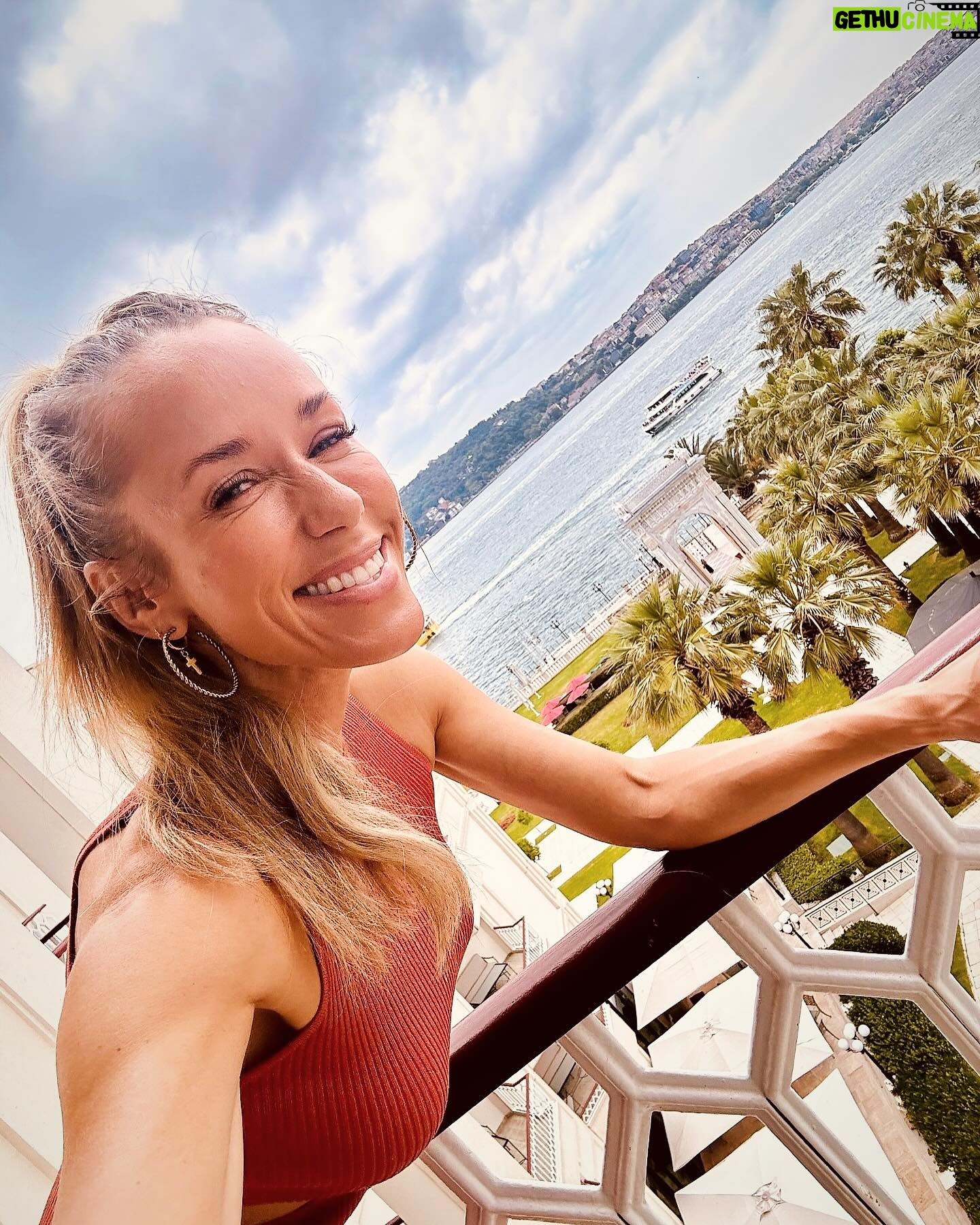 Annemarie Carpendale Instagram - teลekkรผrler ๐๐ฝโฅ๏ธ๐น๐ท๐ซถ๐ฝ๐ด #byebye #istanbul #thankU #seeyousoon #annieway #anniehow ๐ #offtocologne #helloagain ๐๐ฝ