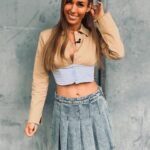 Annemarie Carpendale Instagram - …bäck!👅💥🌸🌞🦋 📺🦄⚡️🫶🏽 What‘s your fav this week so far?! #takethis #workandplay #favouritethingtodo #taff #annieway #anniehow #tvthisweek