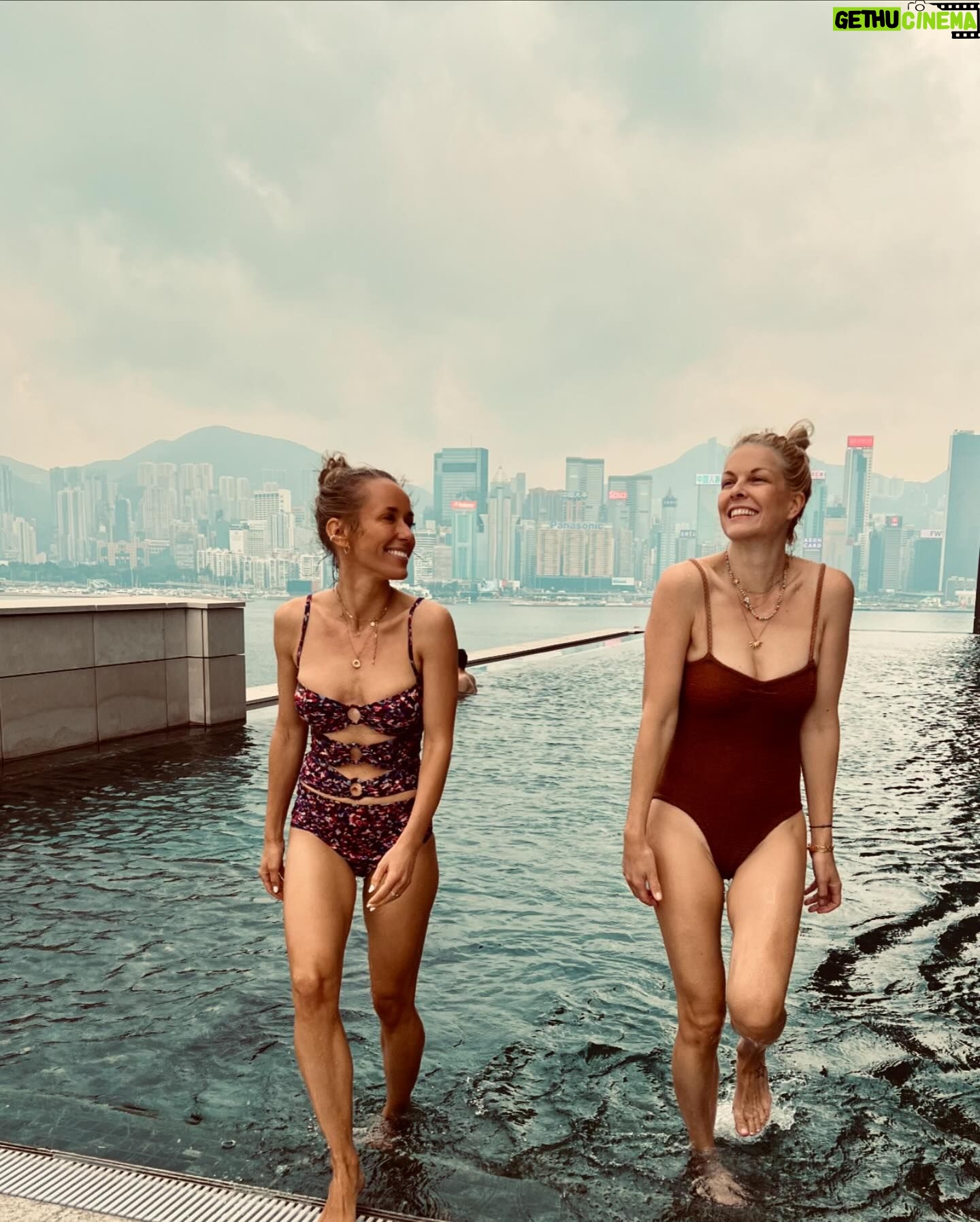 Annemarie Carpendale Instagram - more Hong Kong, please π¦π«π¦π₯Ί #hollywoodroadhk #thechinaclub #friends #hongkong #myday #happyme #annieway #anniehow #ζη±δ½ π«Άπ½
