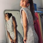 Annemarie Carpendale Instagram - saturday night glam bam✨🪐💥💫🔥🪩⚡️ @masked.singer.germany 🫶🏽 #funweekend #workandplay #aboutyesterday #dancelikenooneiswatching #annieway #anniehow #tiredbuthappy #beiderarbeit 🤘🏽 U like?! 💜