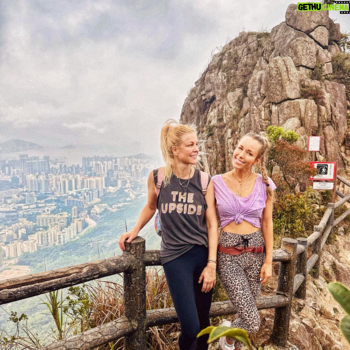 Annemarie Carpendale Instagram - 我愛你, ♥️U, Hong Kong 🫶🏽⚡️❤️🔥 #newadventure #loveinthecity #annieway #anniehow #lionrock #hike #hongkong🇭🇰 #skyisthelimit ☁️