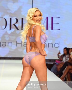 Anthia Mo Instagram - Wow. I feel like I’m living a dream; this day was so unreal I keep playing it back in my head. I’m so happy to be breaking down barriers, paving the road for short girls out there. Anything is possible through consistency & ambition 🥹

I really walked for @adoreme during NYFW!! ahhh! My second year walking for NYFW🥹 Thank u @travisskyver @celiaevansreal @indiajazell @planetfashiontv @adoreme for believing in me 🙏🏽 It was the highlight of my life. 

“It’s amazing what we can do if we simply refuse to give up”
