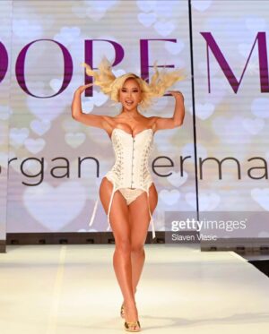 Anthia Mo Instagram - Wow. I feel like I’m living a dream; this day was so unreal I keep playing it back in my head. I’m so happy to be breaking down barriers, paving the road for short girls out there. Anything is possible through consistency & ambition 🥹

I really walked for @adoreme during NYFW!! ahhh! My second year walking for NYFW🥹 Thank u @travisskyver @celiaevansreal @indiajazell @planetfashiontv @adoreme for believing in me 🙏🏽 It was the highlight of my life. 

“It’s amazing what we can do if we simply refuse to give up”