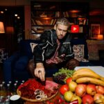 Anton Shastun Instagram - Кушаем, отдыхаем, ждём выпуск «Тейбл Тайм»
