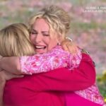 Antonella Clerici Instagram - Una sorpresa davvero emozionante! ❤️ Le lacrime di Antonella Clerici nel rivedere Anna Moroni ci hanno fatto commuovere tutti! #ÈSempreMezzogiorno