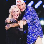 Antonella Clerici Instagram – Foto Leggendaria!! 🩵
Ci vediamo venerdì con la semifinale di #TheVoiceSenior @thevoice_italy @rai1official 
V’aspettamm!!!!