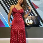 Antonella Ríos Instagram – Hola hoy @zonalatina 
les tenemos un gran programa hoy 
22:00 zona latina represent
@sritanino pelo 💇🏻‍♀️