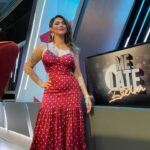 Antonella Ríos Instagram – Hola hoy @zonalatina 
les tenemos un gran programa hoy 
22:00 zona latina represent
@sritanino pelo 💇🏻‍♀️