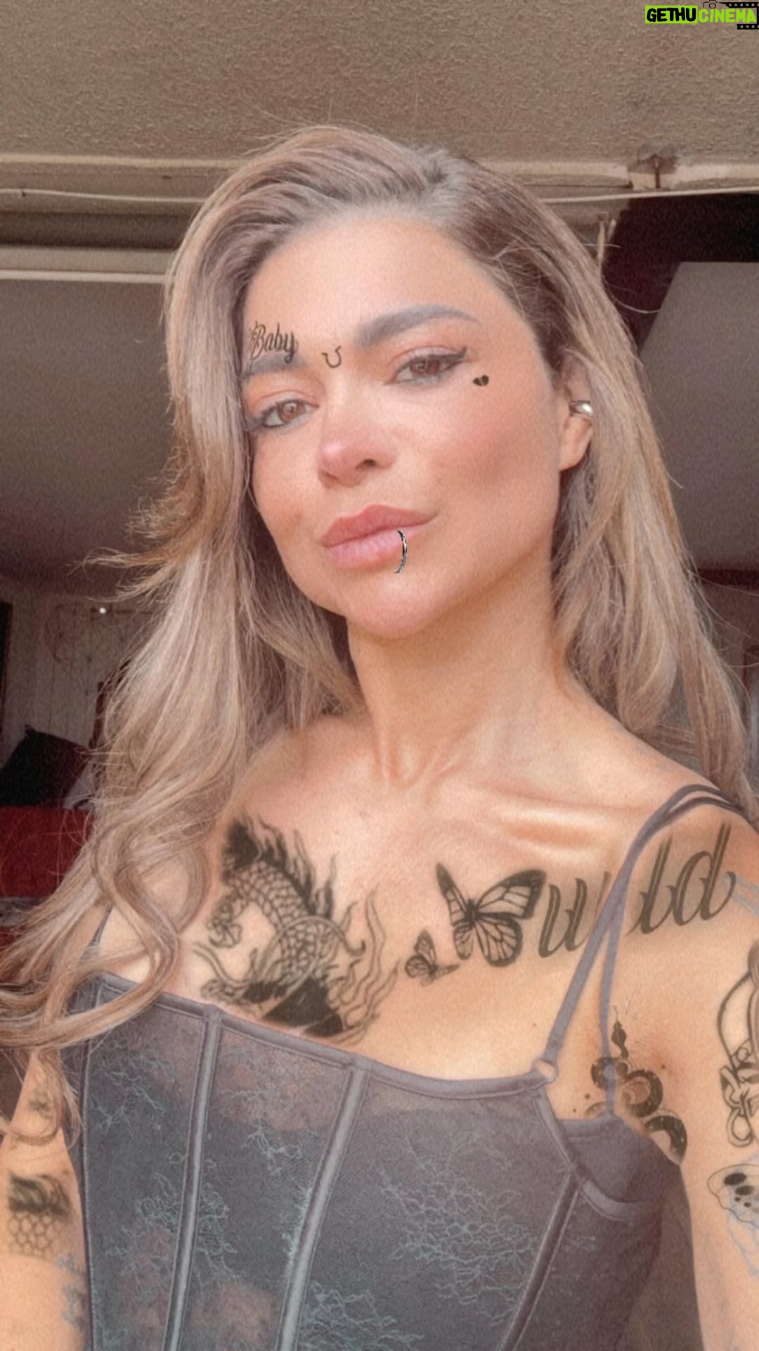 Antonella Ríos Instagram - Feliz pascua 🐰😇