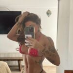 Antonella Ríos Instagram - 🎧🫰🤘🎸💪