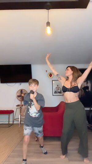 Antonella Ríos Instagram - Llegó el príncipe 🤴