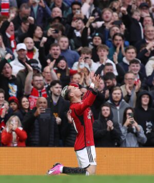 Antony Instagram - What an unforgettable day! Until the last minute... That’s what it means to be a United!! Proud to help and I will never stop fighting and working hard! Let’s go, family! 🏴󠁧󠁢󠁥󠁮󠁧󠁿🔥⚽️ @manchesterunited