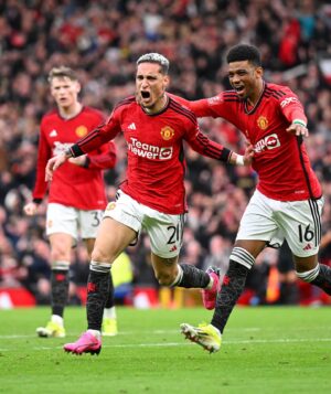 Antony Instagram - What an unforgettable day! Until the last minute... That’s what it means to be a United!! Proud to help and I will never stop fighting and working hard! Let’s go, family! 🏴󠁧󠁢󠁥󠁮󠁧󠁿🔥⚽️ @manchesterunited