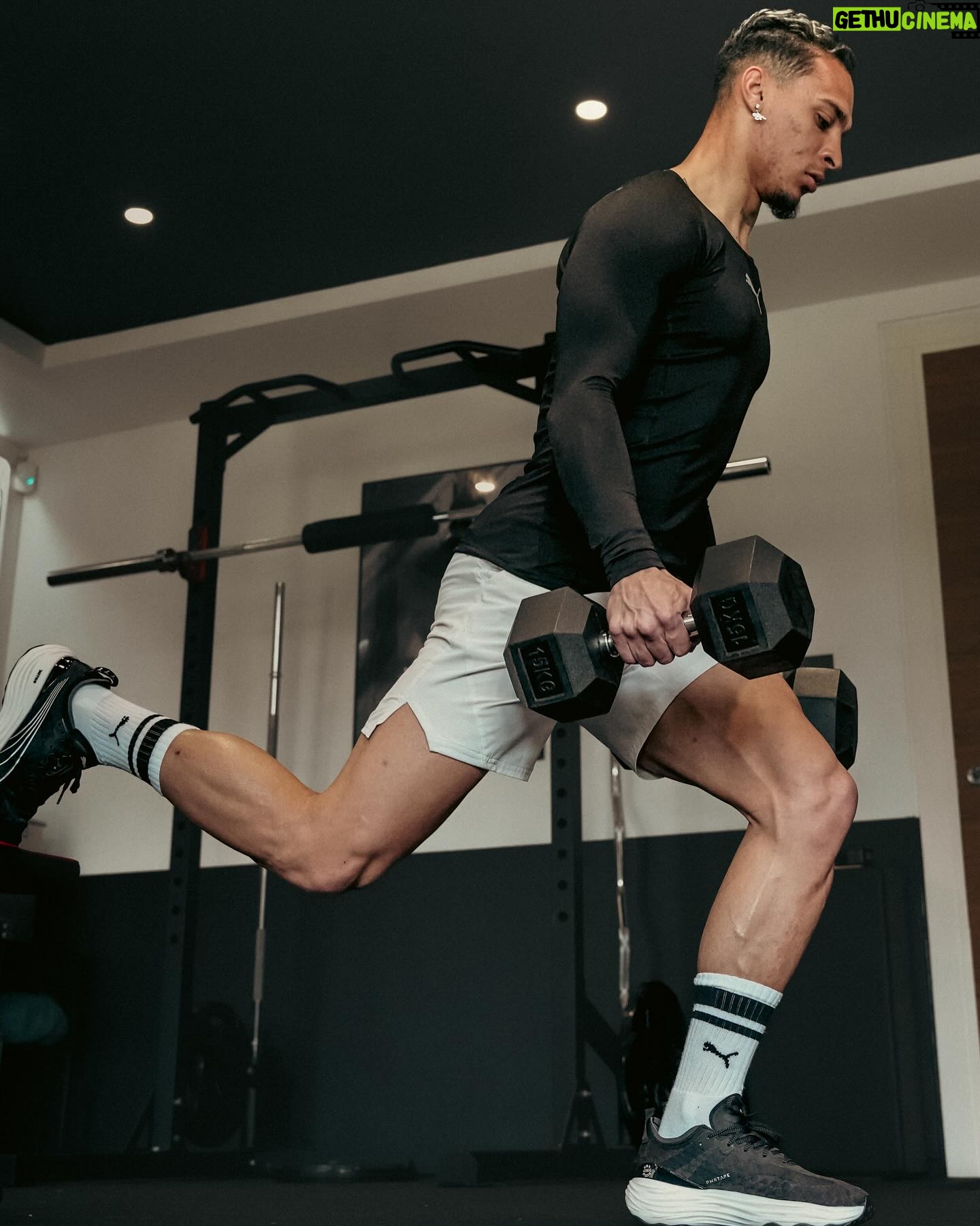 Antony Instagram - Overcoming exhaustion Overcoming challenges Believe it is always possible to do more 💪🏼