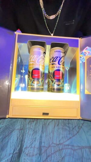 Antrax Instagram - Aquí les traigo un room tour de mi cuarto 😎 con una gran sorpresa!! Probamos la última #CocaColaCreations de la mano de League of Legends  #CocaColaUltimate, #RealMagic 🤩🤩🤩 @cocacolamx