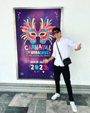 Antrax Instagram - ¡Es OFICIAL! 😎💚 Me acabo de inscribir para ser Rey del Carnaval de Veracruz en la edición 2023
Me emociona mucho tener la oportunidad de representar al estado donde nací 🥹 y más en una de las celebraciones más grandes a nivel Nacional.
Gracias por el apoyo a mi gente 💚🤩 Vamos por esa corona 👑😌…
Me preguntaron que color quería para representar y obviooo escogí el Verde 😎💚💚💚
Más fuertes que nunca, que este 2023 es nuestro 🤩😎🤴🏻