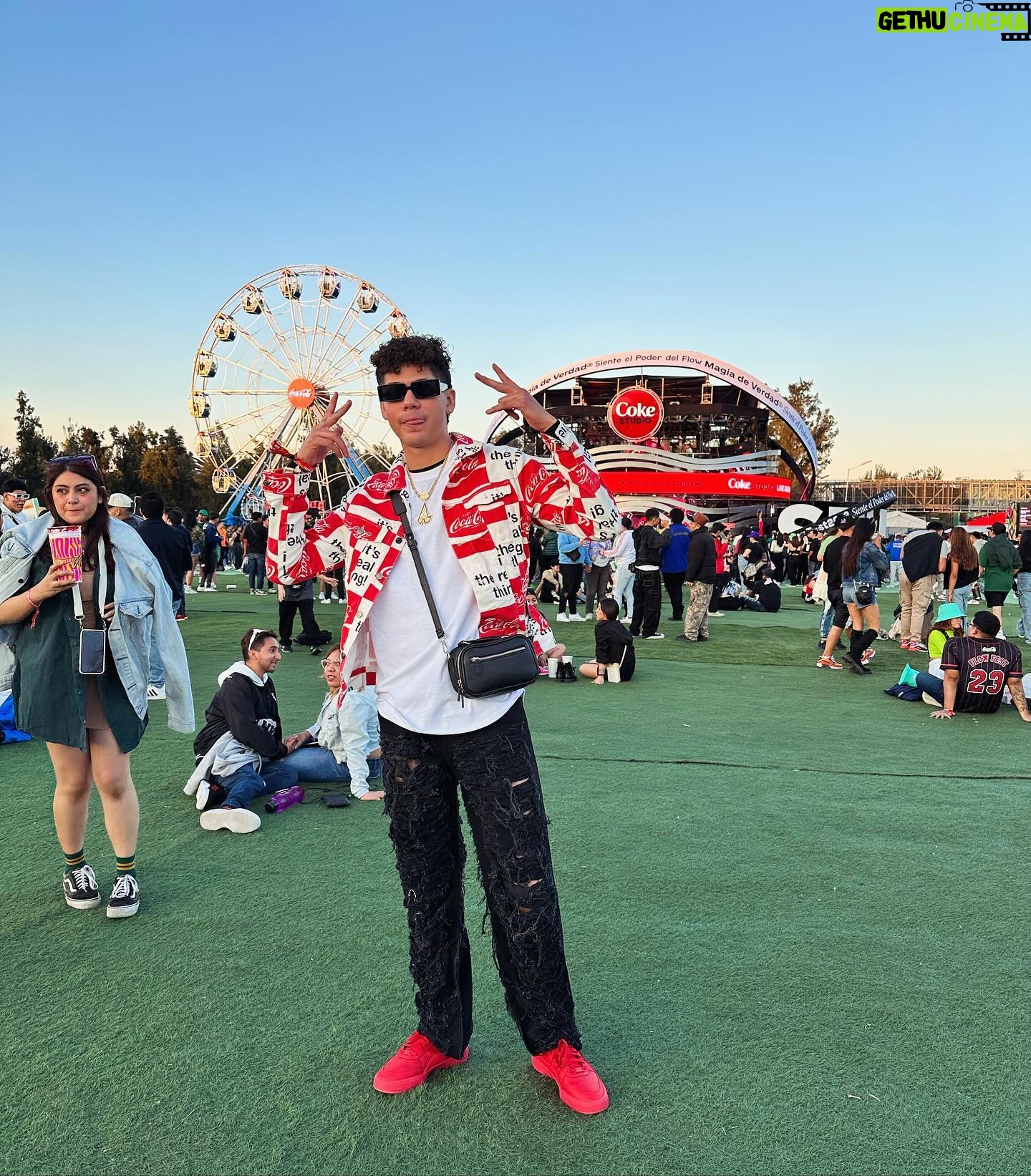 Antrax Instagram - Noviembre fue un gran mes 🙌🏻 vamos por diciembre 😌 1.- fiesta de halloween 2.- mi primera blizzcon🇺🇸 3.- amo clash royale 4.- ☣️ 5.- kheaa ieee 6.- muchos vuelos😀 7.- con el presi de ori☺️ 8.- xq me mira asi? 9.- real hasta la muerte Les voy a subir cada fin de mes lo que no les suba 😜🫶🏻 que Diciembre este lleno de bendiciones para ti que lees esto💚💚💚
