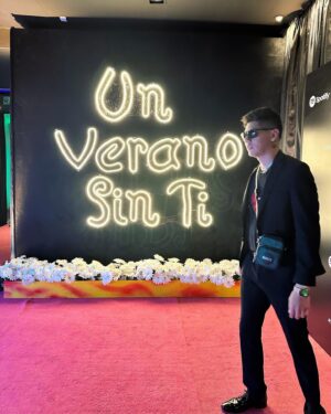Antrax Instagram - Les deseo a todos ustedes que cumplan sus sueños❤️ yo ayer cumplí uno, soy fan de Benito desde hace más de 5 años y sentí muy lindo poder convivir tan chingón y tan cerca con alguien que su música me ha dado fuerza en momentos difíciles ❤️ ayer fue tú último concierto en un tiempo pero ya me urge verte en la tarima de nuevo @badbunnypr 🫶🏻👁️
Gracias @spotifymexico @gazer73
