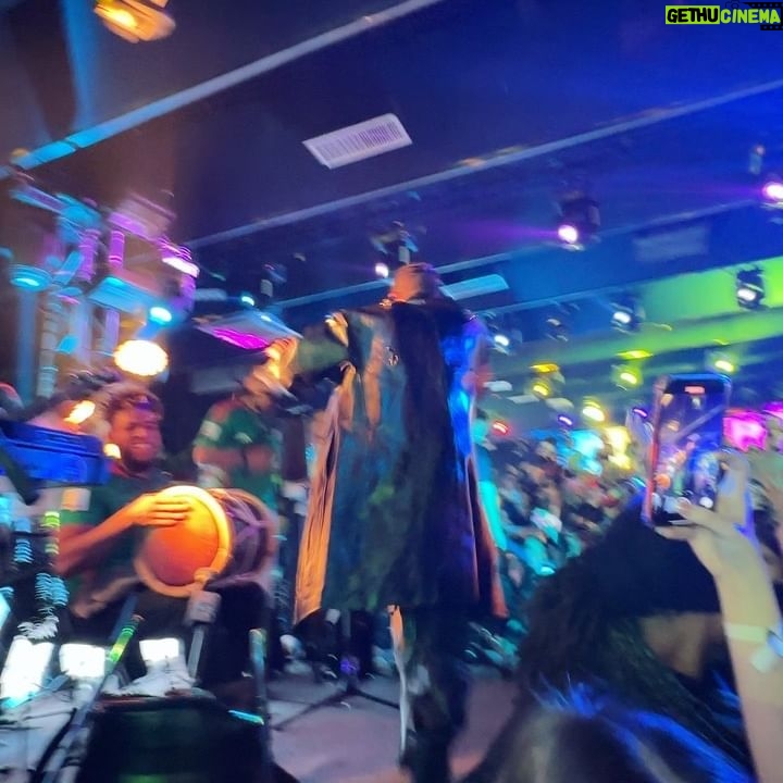 Antrax - 138.1K Likes - Les deseo a todos ustedes que cumplan sus sueños❤️ yo ayer cumplí uno, soy fan de Benito desde hace más de 5 años y sentí muy lindo poder convivir tan chingón y tan cerca con alguien que su música me ha dado fuerza en momentos difíciles ❤️ ayer fue tú último concierto en un tiempo pero ya me urge verte en la tarima de nuevo @badbunnypr 🫶🏻👁️
Gracias @spotifymexico @gazer73