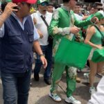 Antrax Instagram - TE AMO VERACRUZ😻🥹💚 Oficialmente falta 1 Mes para saber quién será el Rey del Carnaval 2023 🫣 Deséenme suerte👑🥹💚 Gracias por el apoyo los amo🥺😭 Mi outfit del crack: @humberto684 🫡