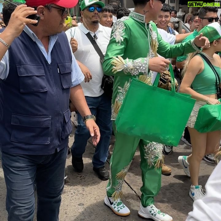 Antrax - 102.5K Likes - TE AMO VERACRUZ😻🥹💚
Oficialmente falta 1 Mes para saber quién será el Rey del Carnaval 2023 🫣
Deséenme suerte👑🥹💚
Gracias por el apoyo los amo🥺😭
Mi outfit del crack: @humberto684 🫡
