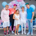 Antrax Instagram - Mi mejor amigo va a ser papá y ya sabemos que género va a ser!! 🥺🥺🥺 vayan a ver el video yaaa comenta un corazón 💖💙 si ya sabes que es 🤯🤯🤯