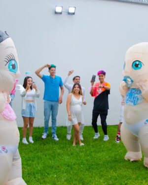 Antrax Instagram - Mi mejor amigo va a ser papá y ya sabemos que género va a ser!! 🥺🥺🥺 vayan a ver el video yaaa comenta un corazón 💖💙 si ya sabes que es 🤯🤯🤯