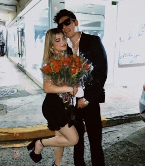 Antrax Instagram - Te compré las flores más bonitas en el antro🌹🌹🌹