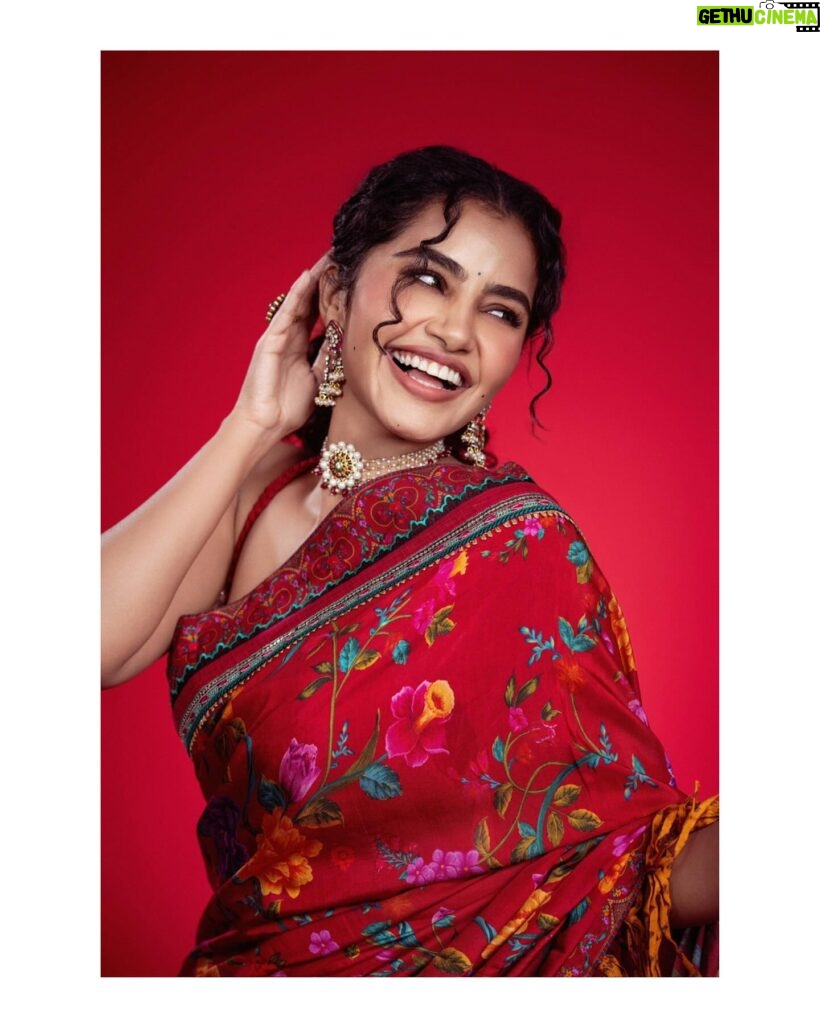Anupama Parameswaran Instagram - Aanandham ♥️ Outfit: @toraniofficial Jewellery : @bcos_it_silver Styling: @sandhya_sabbavarapu Styling team: @sunandini_vijjagiri @prekshadhakad_ Photography: @adrin_sequeira