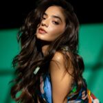 Anushka Sen Instagram - Bonitaaa 💙🧜‍♀️ . Hair and makeup @hairbyradhika @makeupbysalonij 📸 @miteshsphotography Styled by @stylingbyvictor @sohail__mughal___ Outfit @advait_in Heels @londonrag_in Styling team @styleby_antara @sanzimehta777 Jewellery @ananaofficial @the_antrang_jewels