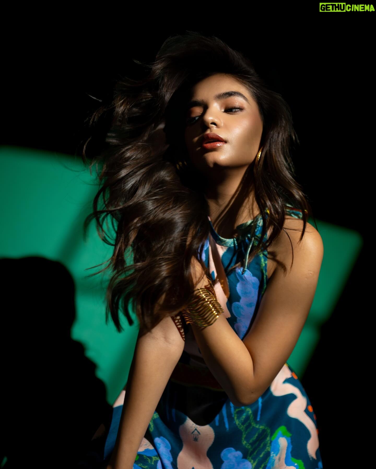 Anushka Sen Instagram - a different perspective π§ββοΈ . Makeup and hair @hairbyradhika @makeupbysalonij πΈ @miteshsphotography Styled by @stylingbyvictor @sohail__mughal___ Outfit @advait_in Heels @londonrag_in Styling team @styleby_antara @sanzimehta777 Jewellery @ananaofficial @the_antrang_jewels