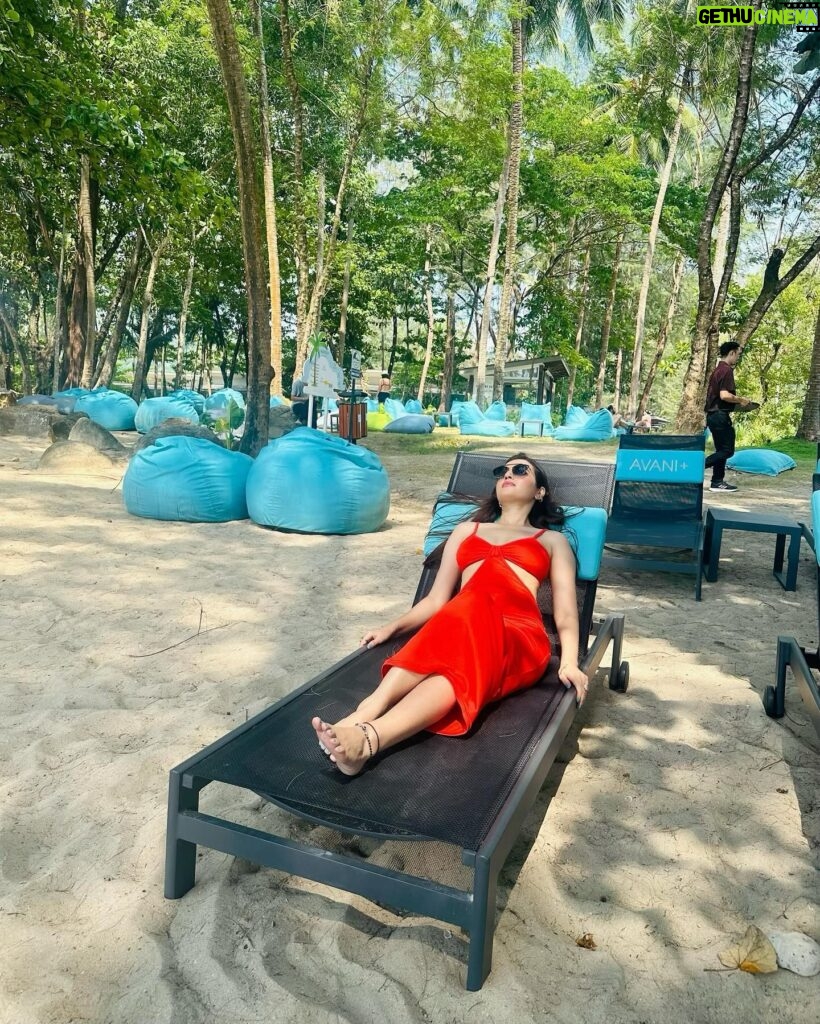 Anusmriti Sarkar Instagram - Hello summer 🤍✨🧿🧿 #throwback #picoftheday #red #phuket #thailand #as #anusmriti #anusmritisarkar #tbt
