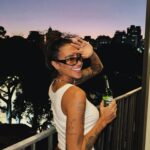 Any Borges Instagram - Um sábado feliz 😎 Você é lindo! Não porque seja melhor que os outros, mas pq há apenas uma pessoa com um sorriso como o seu. Que você se apaixone pelo ser único que é ✨