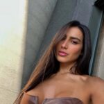 Any Borges Instagram - Nunca abra mão do poder de tomar decisões sobre a sua vida. ✨🤎
