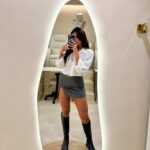 Any Borges Instagram - Estou sentindo muita gratidão 🙏🏽 Essa sensação de realização não apenas traz alegria, mas também fortalece a confiança e motivação para continuar enfrentando os desafios. Sinto que estou no caminho certo e que Deus estar na frente de TUDO, me guiando em cada passo e abrindo os meus caminhos. 🤎✨