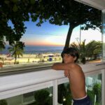 Any Borges Instagram - Março, o mês do meu aniversário, onde as celebrações duram o mês inteiro 😄😊 Chegou ao fim, deixando lembranças e os verdadeiros ao meu lado 🧡