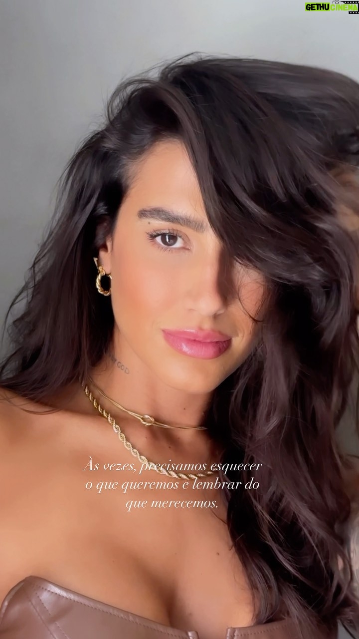 Any Borges Instagram - Lembra do que você merece! ✨🤎
