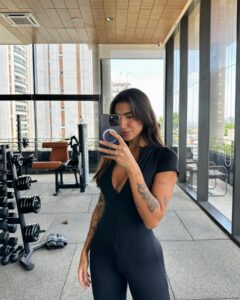 Any Borges Instagram - Fotos aleatórias do meu dia a dia, alguns momentos capturados para guardar, outros para compartilhar. 🤎✨ #semfiltro