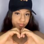 Arán de las Casas Instagram - CUANTOS LIKE PARA ELLA ? 😍🫶🏼✨ #MIFAVORITAMANIA USTEDES DECIDEN✨🫶🏼. Únete a #MiFavoritaMania que trae unos PREMIOS 🏆increíbles para los videos más creativos 🥇1er Lugar: 2 pasajes para Madrid (Ccs-Madrid / Madrid-Ccs ) con @aerolineasestelar 🛫 🥈2do Lugar: 1 IPHONE 15 128gb con @soytechno_ve 📱 🥉3er Lugar: Un día con tus 20 personas favoritas en @metroparkve 🎡 Solo debes seguir 2 PASOS: ⬇️⬇️ 1- Lúcete con tu video más creativo usando el audio oficial ```Mi Favorita 🫶🏻```AranOne ft Blackie&Lois ( trend oficial, coreografía , cover, MakeUp, Actuación, Arte, etc) 2- SEGUIR @aerolineasestelar @soytechno_ve @metroparkve @aranone @loispurity @blackieblk ¡Listo ya estás participando! 🎉 - IMPORTANTE debe ser contenido exclusivo creado para MiFavorita 🫶🏻 y colocar el HT #MiFavoritaMania - ⁠Postearemos en nuestro feed los mejores y más creativos y el público decidirá con sus votos dándole Like ❤️ a Su Favorit@🫶🏻✨( Así que activa a toda tu comunidad para que te apoyen) Los ganadores serán elegidos el domingo 10 de Marzo a las 6:00PM ⏰ No pierdas tiempo, participa ya y que comience #MiFavoritaMania