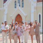 Arán de las Casas Instagram - Nos hacía mucha ilusión bautizar a nuestros hijos en La virgen del valle en Margarita, y finalmente logramos conseguir el momento en que todos pudimos y por supuesto para hacerlo realidad contactamos a @mine.eventplanner que como siempre nos ayudó a organizar todos los detalles para lograr, no solo un día mágico sino un viaje soñado. Para la recepción teníamos en mente un almuerzo sencillo junto a los padrinos pero queríamos un lugar lindo, cómodo y con vista al mar y @downtownbeachmargarita era exactamente lo que necesitábamos, la magia la hizo @amoramoreventos con su decoración que sin duda superó todas nuestras expectativas. Si bien fue una celebración muy íntima, estuvo llena de amor y detalles que @hgbodas se encargó de inmortalizar con este hermoso video para el recuerdo y para compartirlo con ustedes 🫶🏻 Que fue lo que más les gustó de este día tan especial? 👀