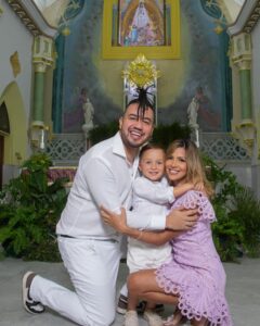 Arán de las Casas Instagram - Un día inolvidable para nuestra familia 🙏🏻 Finalmente bautizamos a nuestros chiquitos como siempre lo soñamos, en la basílica de la Virgen del Valle, en nuestra amada isla de Margarita, que siempre ha sido muy especial en nuestra historia de amor 🫶🏻 Gracias a nuestros amigos y padrinos por formar parte de este día tan importante para nosotros ✨ Les gustaría ver un poco más ?? 📸 @fotodanielmarin