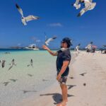 Arán de las Casas Instagram - escoger entre 100 fotos solo 10 está difícil , que hago con el resto ? 🥵 . @posadagalapagoslosroques .🏝️ @bluestarve 🛫