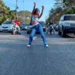 Arán de las Casas Instagram - CUANTOS LIKE PARA ELLA ? 😍🫶🏼✨ #MIFAVORITAMANIA USTEDES DECIDEN✨🫶🏼. Únete a #MiFavoritaMania que trae unos PREMIOS 🏆increíbles para los videos más creativos 🥇1er Lugar: 2 pasajes para Madrid (Ccs-Madrid / Madrid-Ccs ) con @aerolineasestelar 🛫 🥈2do Lugar: 1 IPHONE 15 128gb con @soytechno_ve 📱 🥉3er Lugar: Un día con tus 20 personas favoritas en @metroparkve 🎡 Solo debes seguir 2 PASOS: ⬇️⬇️ 1- Lúcete con tu video más creativo usando el audio oficial ```Mi Favorita 🫶🏻```AranOne ft Blackie&Lois ( trend oficial, coreografía , cover, MakeUp, Actuación, Arte, etc) 2- SEGUIR @aerolineasestelar @soytechno_ve @metroparkve @aranone @loispurity @blackieblk ¡Listo ya estás participando! 🎉 - IMPORTANTE debe ser contenido exclusivo creado para MiFavorita 🫶🏻 y colocar el HT #MiFavoritaMania - ⁠Postearemos en nuestro feed los mejores y más creativos y el público decidirá con sus votos dándole Like ❤️ a Su Favorit@🫶🏻✨( Así que activa a toda tu comunidad para que te apoyen) Los ganadores serán elegidos el domingo 10 de Marzo a las 6:00PM ⏰ No pierdas tiempo, participa ya y que comience #MiFavoritaMani