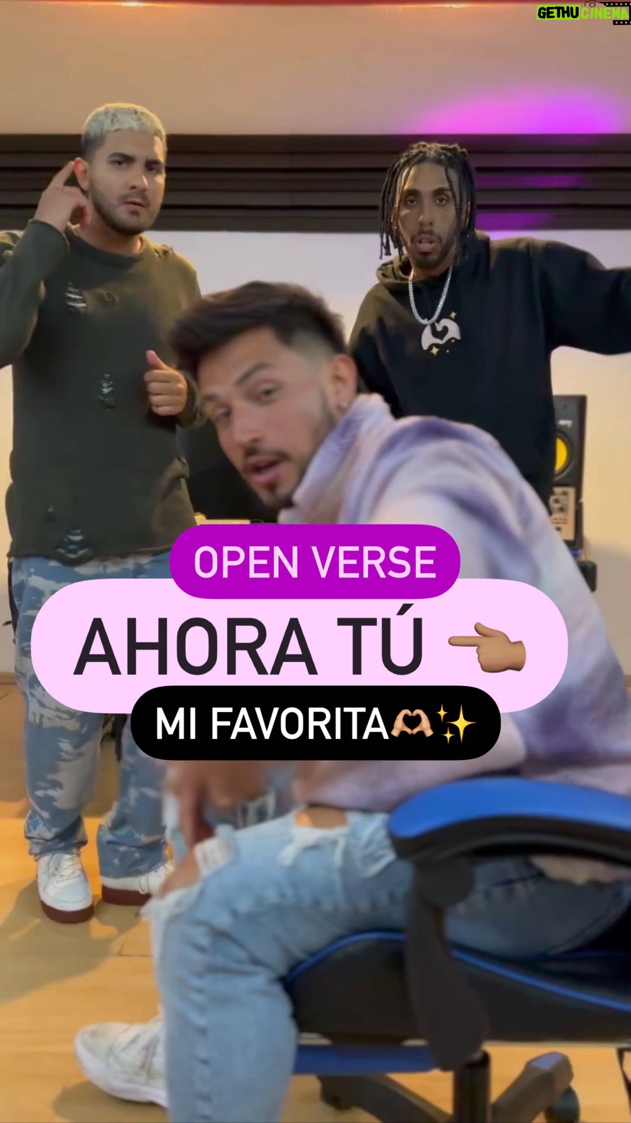 Arán de las Casas Instagram - OPEN VERSE MI FAVORITA ✨ #MIFAVORITAMANIA GANARÁ QUIEN TENGA MÁS CANTIDAD DE LIKES , USTEDES DECIDEN ✨🫶🏼. Únete a #MiFavoritaMania que trae unos PREMIOS 🏆increíbles para los videos más creativos 🥇1er Lugar: 2 pasajes para Madrid (Ccs-Madrid / Madrid-Ccs ) con @aerolineasestelar 🛫 🥈2do Lugar: 1 IPHONE 15 128gb con @soytechnove ve 📱 🥉3er Lugar: Un día con tus 20 personas favoritas en @metroparkve 🎡 Solo debes seguir 2 PASOS: ⬇️⬇️ 1- Lúcete con tu video más creativo usando el audio oficial ```Mi Favorita 🫶🏻```AranOne ft Blackie&Lois ( trend oficial, coreografía , cover, MakeUp, Actuación, Arte, etc) 2- SEGUIR @aerolineasestelar @soytechnove @metroparkve @loispurity @blackieblk @aranone ¡Listo ya estás participando! 🎉 - IMPORTANTE debe ser contenido exclusivo creado para MiFavorita 🫶🏻 y colocar el HT #MiFavoritaMania - Postearemos en nuestro feed los mejores y más creativos y el público decidirá con sus votos dándole Like ❤️ a Su Favorit@🫶🏻✨( Así que activa a toda tu comunidad para que te apoyen) Los ganadores serán elegidos el domingo 10 de Marzo a las 6:00PM ⏰ No pierdas tiempo, participa ya y que comience #MiFavoritaMania 🫶🏻✨