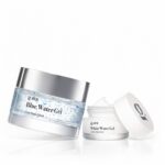 Araceli González Instagram – El dúo más potente! 

White water gel 💦. New ( contorno de ojos)
Niacinamida 4%, ácido Hialuronico, manzanilla y aloe vera . Anti age. Fresca. No oleosa . Cruelty free y apto vegano! Sin parabenos, sin petrolatos y sin sulfatos . Dermatologicamente testeado . Para ojos sensibles. Sin perfume! 
Calma, descongestiona, aclara, hidrata y humecta ! 
Día & Noche 

Siempre una buena limpieza de rostro cuello y escote antes de fue rutina día diaria ( Fresh Foam) 

Acompáñalo con la Blue Water Gel 💦. Gel facial! 🐰🌱