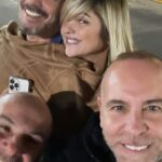 Araceli González Instagram - Noche hermosa 🤩! Amigos! Comida rica y charla saludable ! El mejor combo🤩 Buen domingo ! 🌱🌱🌸 @fernandorivaud @javierrubenlopez @fabianmazzeiok